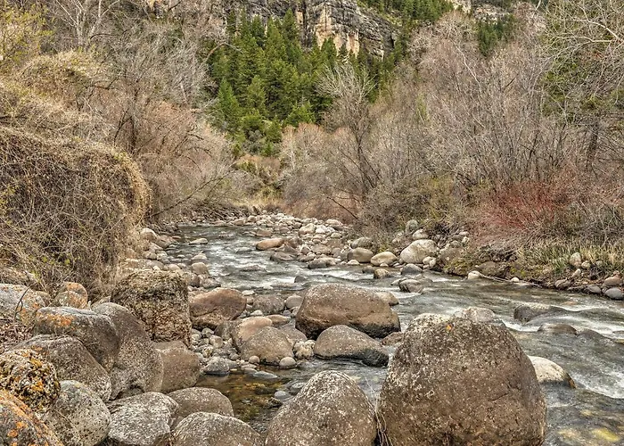 Large Sleep On Main St, 10 Mins To Canyon Hébergement de vacances *